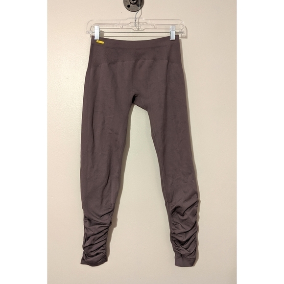 Lole Leggings with Ruched Calves and Ankles - Picture 2 of 5